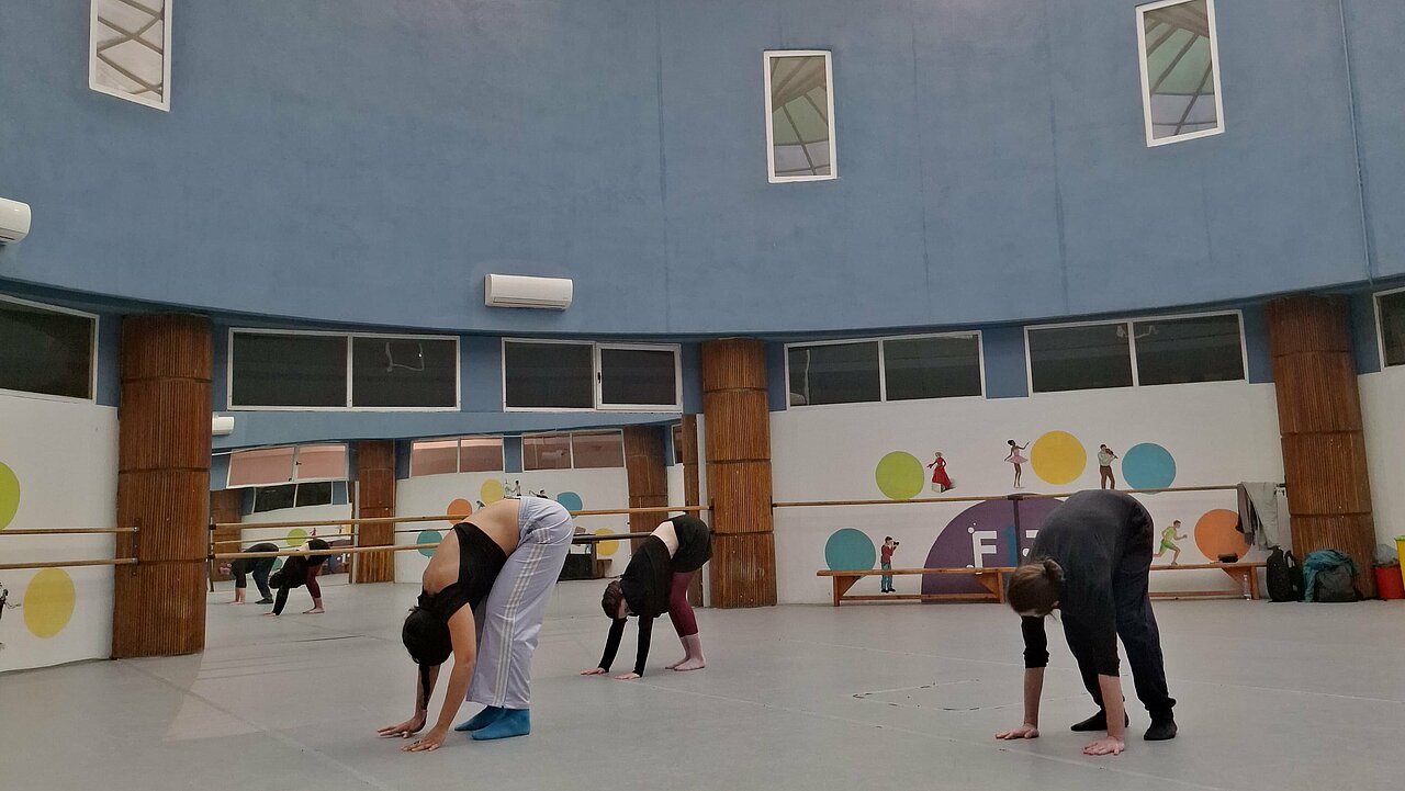 Andrea Vezga teaching a workshop in Casa Tineretului in Timișoara